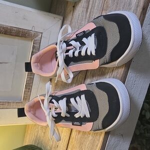 Trendy Sneakers in Black and Pink VANS